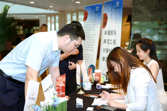 微信图片_20200810164956.gif 微信图片_20200810164956.gif